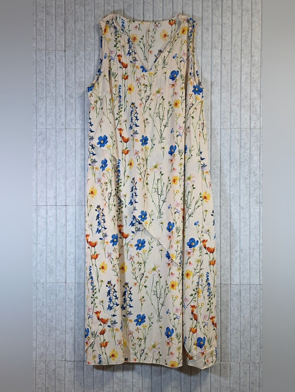 Women’s Floral Maxi Dress Cream Multicolor Pleated V Neck Asymmetrical Hem - Picture 2 of 3